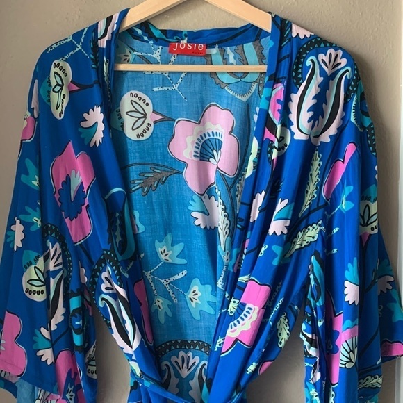 Natori Other - JOSIE NATORI Floral Kabuki Sleeve Coverup Robe